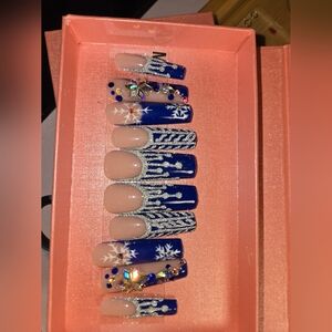 Lovful Christmas Nails